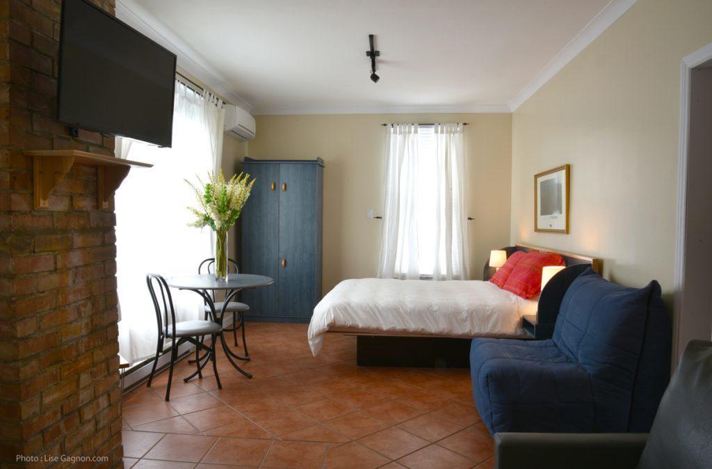 Le Petit Hotel La Passe Pierre Par La Galouine Тадуссак Экстерьер фото